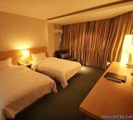 Super 8 Hotel Lanzhou Yong Chang Lu Zewnętrze zdjęcie